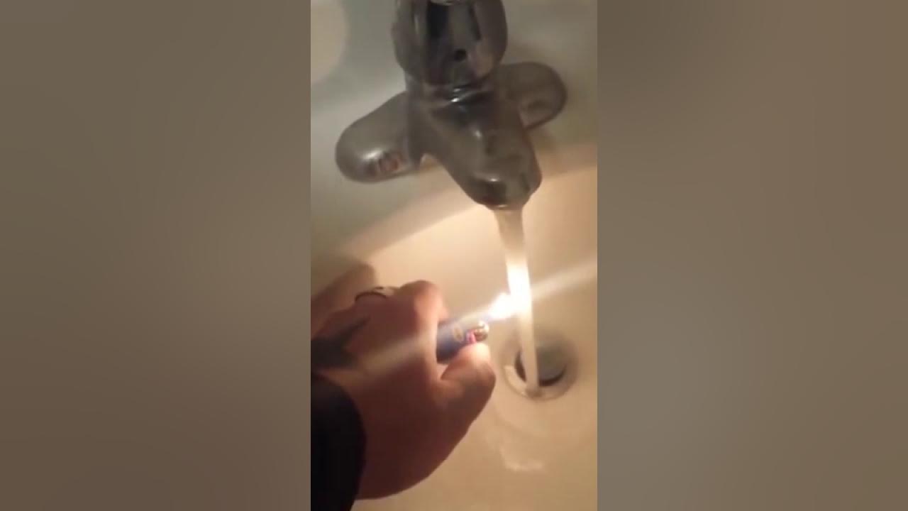 почему нельзя пить морскую воду. вода горит. как зажечь воду. заклинание чтобы управлять водой. интересные факты о свечах для детей.