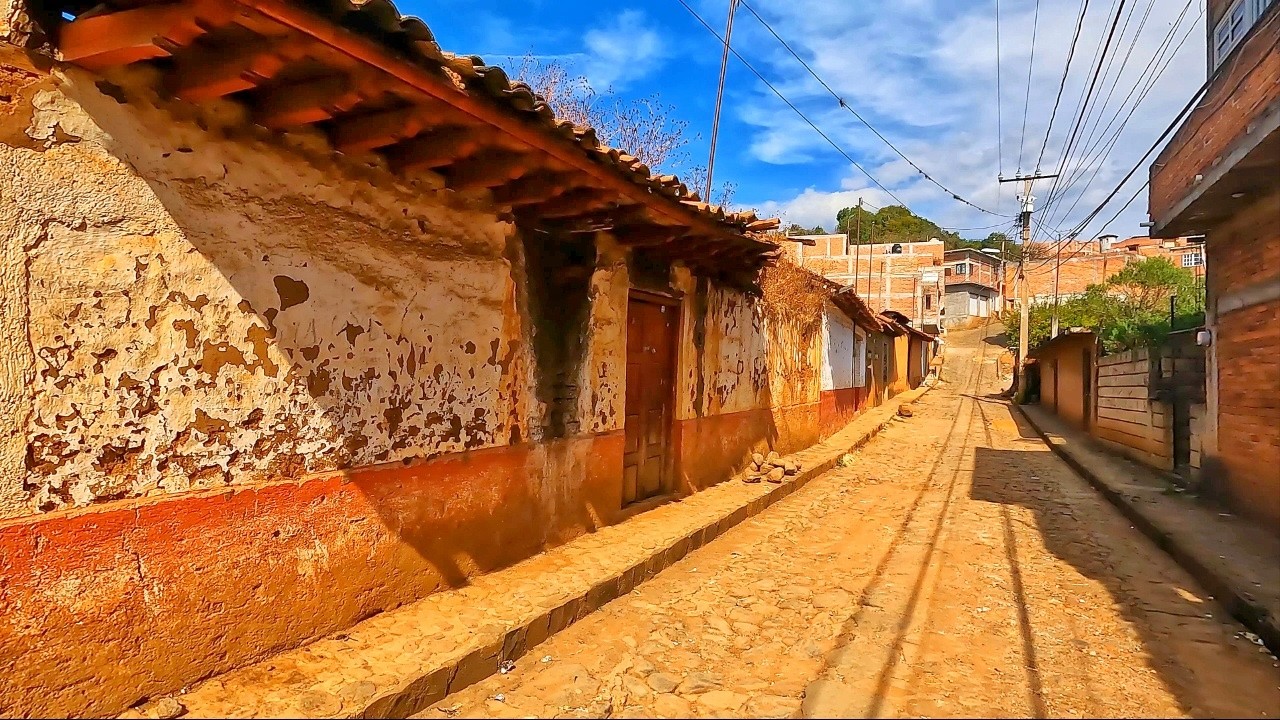 Caminando por pueblos RURALES de Michoacán 🇲🇽 - Calles y Callejones Muy Antiguos