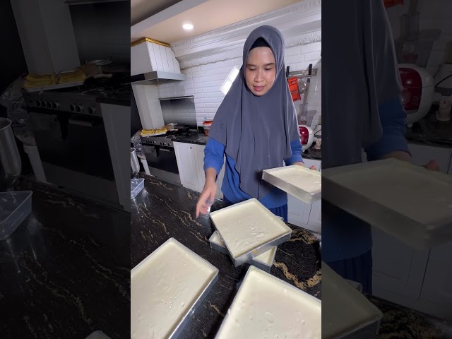 Resep Bolu Gulung 3 Telur: Mudah & Sempurna! 3 sddefault
