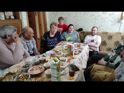 Простая семья нелепиных