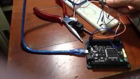 Servo motor controlled by FPGA