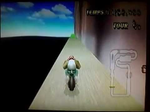 Mario Kart Wii - New ULTRA BIG Glitch ! NO HACK  [Exploring Coconut Mall]