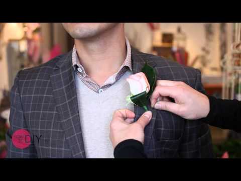 How to pin a buttonhole or boutonniere wedding flower