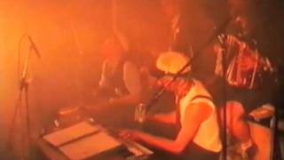 Watch Elakelaiset Pyjamahumppa video