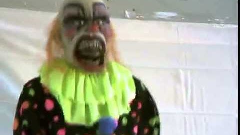 Psycho Kicker Clown - Scary Animated Halloween Prop