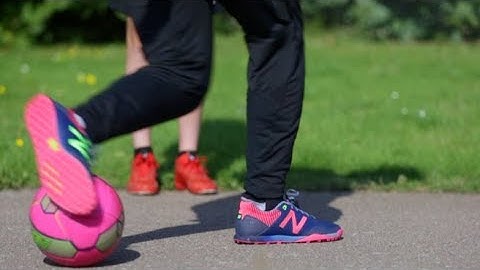 Learn Amazing Street Football Skill Turn - Feat Séan Garnier