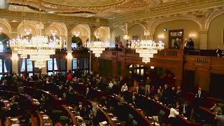 Over 200 new Illinois laws go into effect January 1