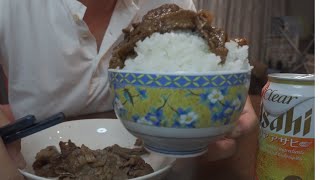 『ぼっち深夜飯』松阪牛肉を豪快に焼いて山盛の白飯を食べる