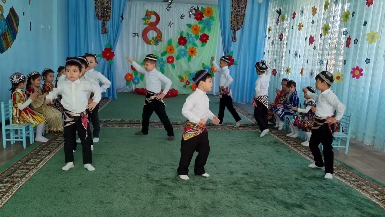 Tayyorlov guruh tarbiyalanuvchilaridan bayramona chiqish