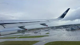 Air New Zealand Airbus A320-200 Pushback, Taxi and Takeoff from Auckland (AKL)