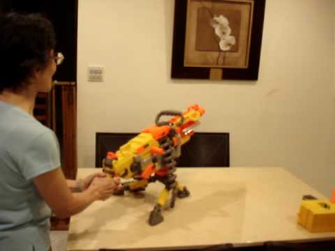 外婆與NERF機關槍
