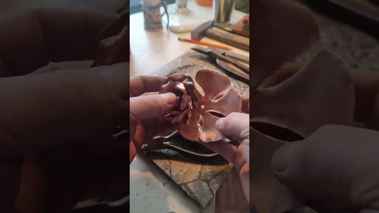 Craft in a minute: a step-by-step copper rose