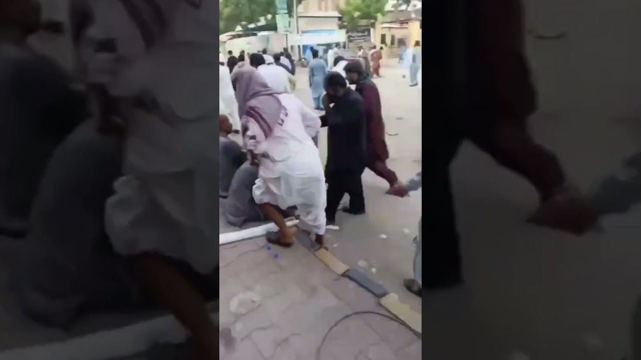 sindh govt teachers pr protest k doran ansu gas shelling 