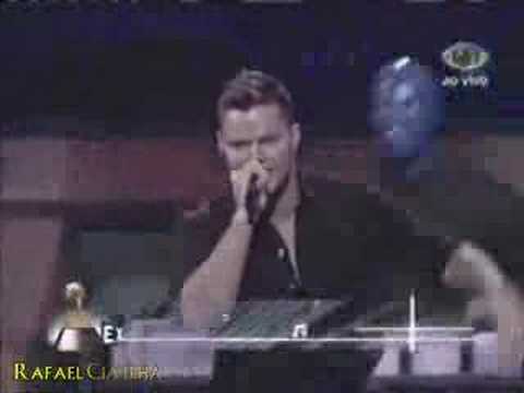 Rick Martin e Blue Man Group - Grammy Latino 2007 - Cia Ilha