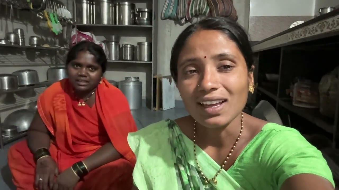 आज माझ मन लय नाराज हाय लय वाईट विचार येतात मनात ।हाकलून दिल तर मरीन पण जाणार नाय 😭#गावठीपुनम 