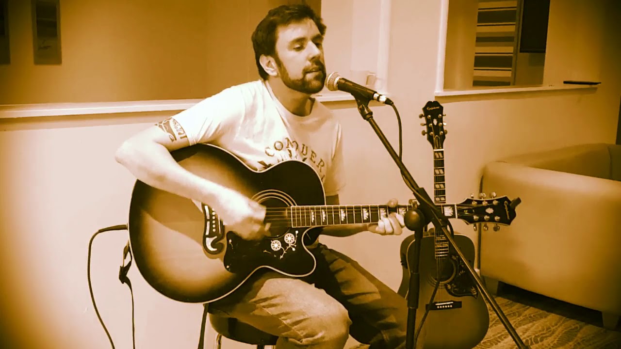 Παρακολούθηση Don't Look Back In Anger - Oasis Cover στο YouTube Παρακολούθηση Don't Look Back In Anger - Oasis Cover στο YouTube