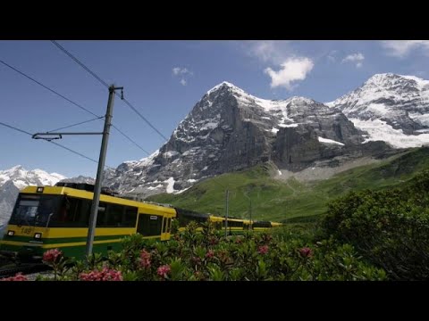 Vidéo: Une Ville Des Alpes Suisses Se Transforme En Hôtel