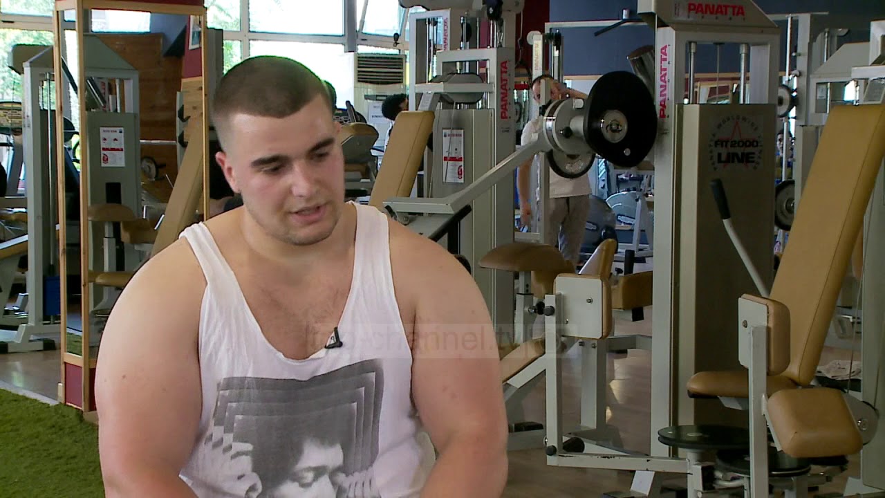 18 vjeçari më i fortë në Shqipëri. Rei Lleshi u shpall kampion i forcës në Kategorinë e të rinjve