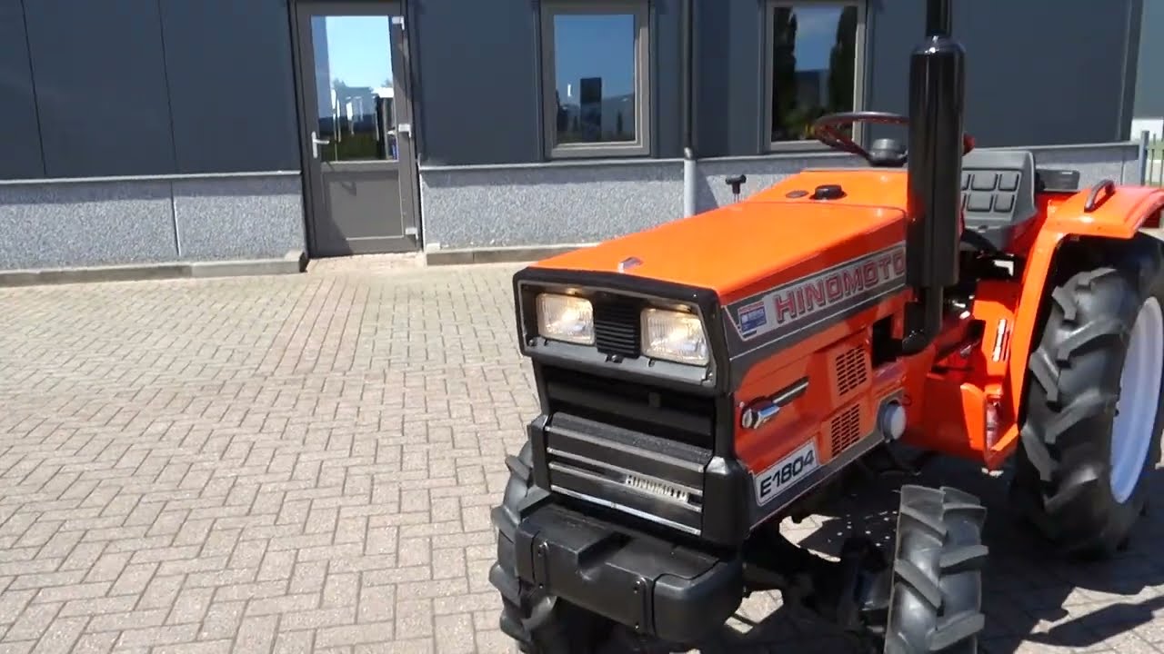 Hinomoto E1804 4wd / 1723 Draaiuren / Miditrekker - YouTube
