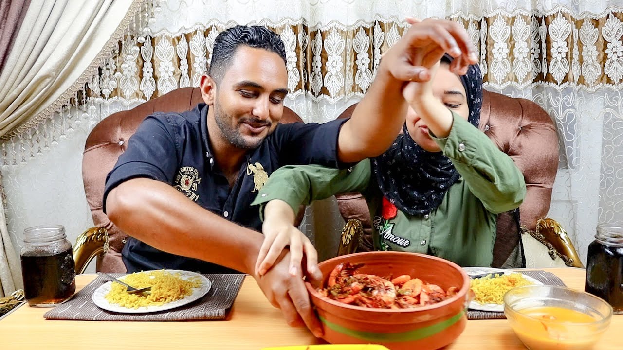 مقلب الجمبري فهاله اتعصبت عليا وشالت الاكل من قدامي😂