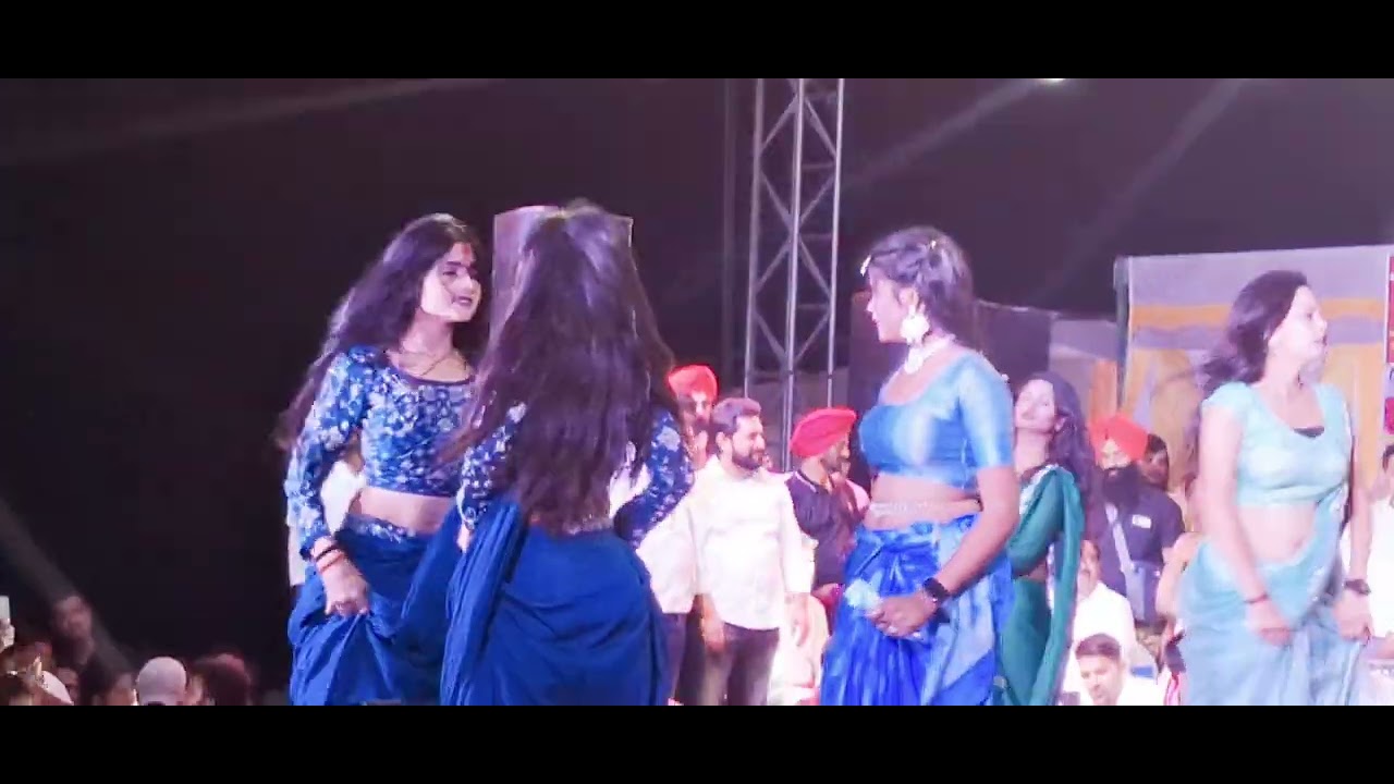 Viral girl Priya suhani ka stage dance 