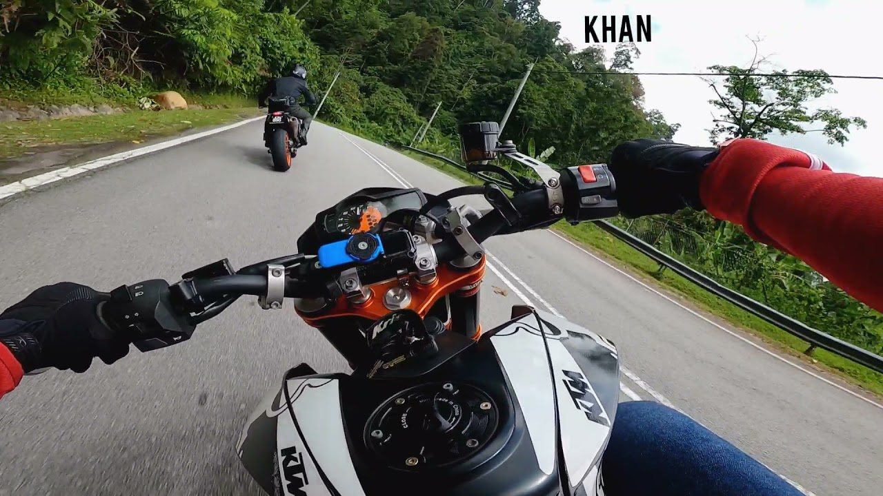 KTM Duke 690 R vs KTM Duke 890 R
