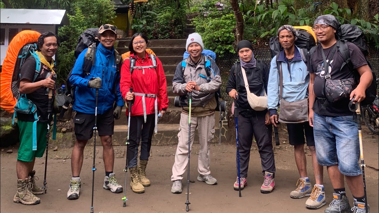 LAGI HAID KE GUNUNG LAWU DI IKUTIN LUTUNG BESAR❌⁉️😱