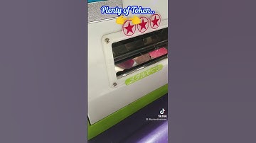 WINNING MOMENTS PLENTY OF TOKENS AT AMUSEMENT ARCADE GAMES #shorts #arcadegames #tokens #bondingtime