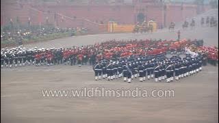 Indian Martial bands play 'Sare Jahan se Accha'