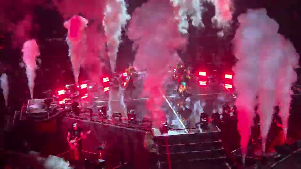 Babymetal - Gimme Chocolate @ Intuit Dome