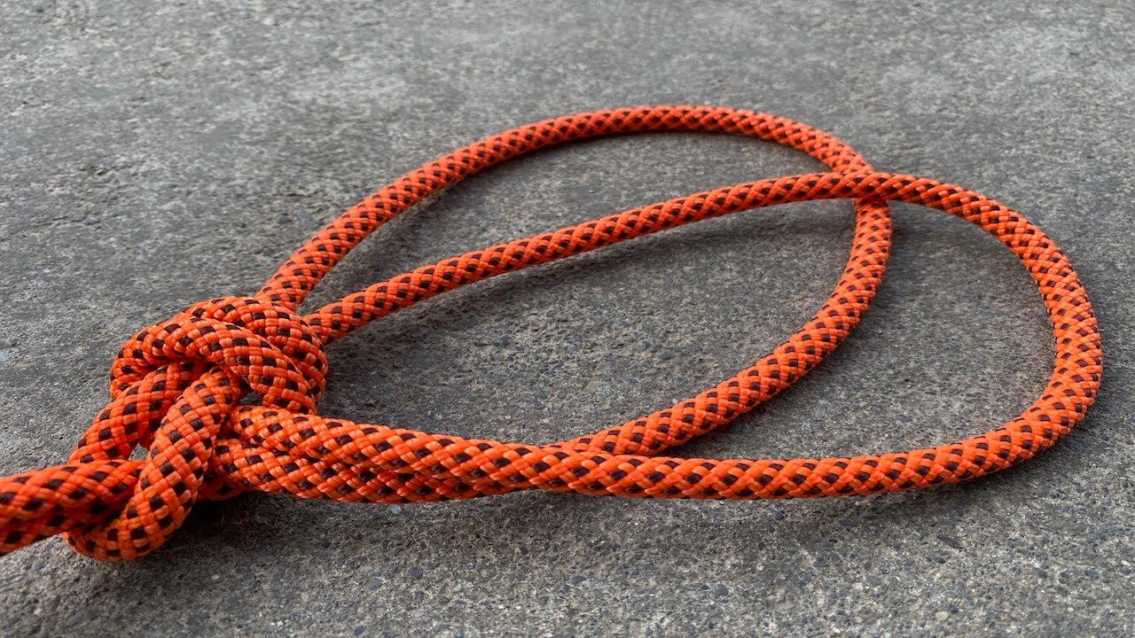 腕に巻かれたロープは何を意味しますか？