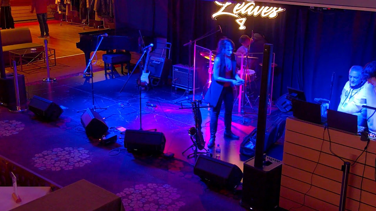 Emisión en directo de Falling Leaves