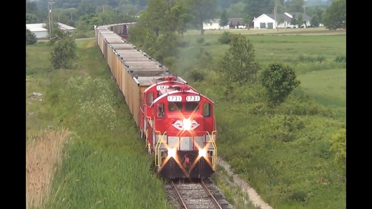 RJ Corman drags 110 cars on Out Of Service Track Saint Joseph Ohio