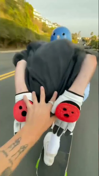 MAIN SKATEBOARD BARENG TEMAN | HALU STORY #shorts  #storyhalu #storyig #storywa