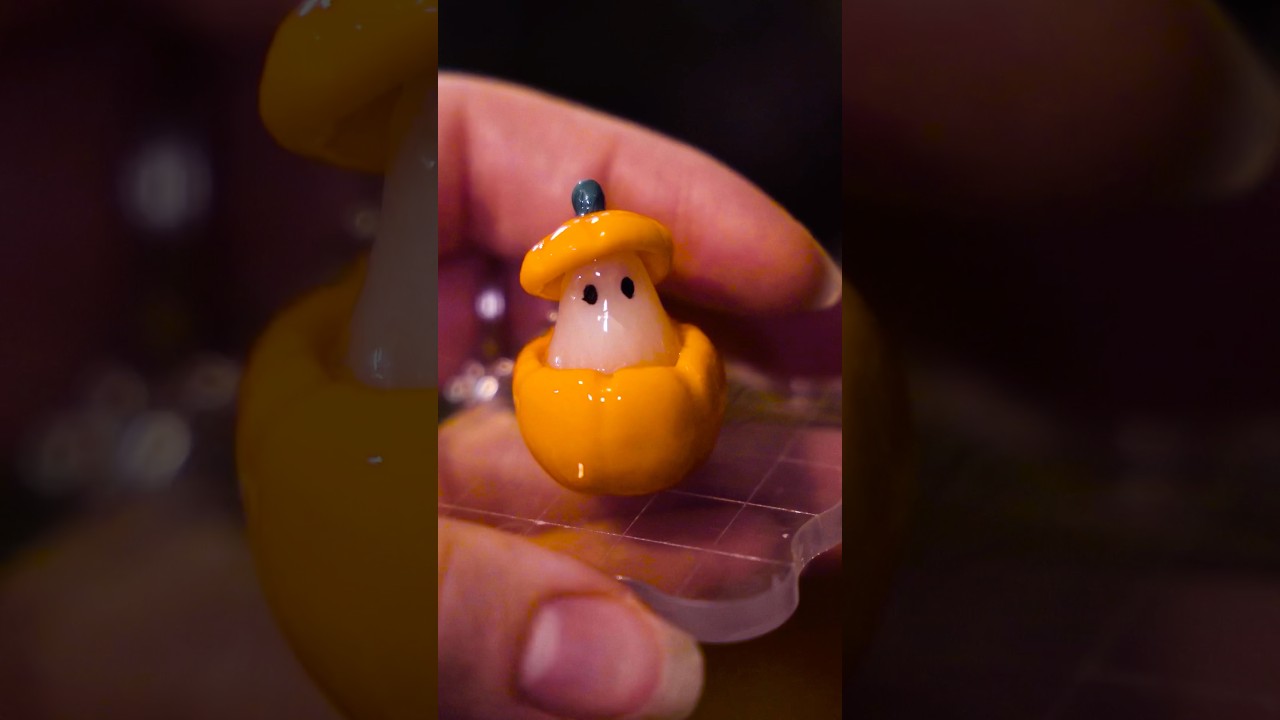 Ghost in a pumpkin keychain 