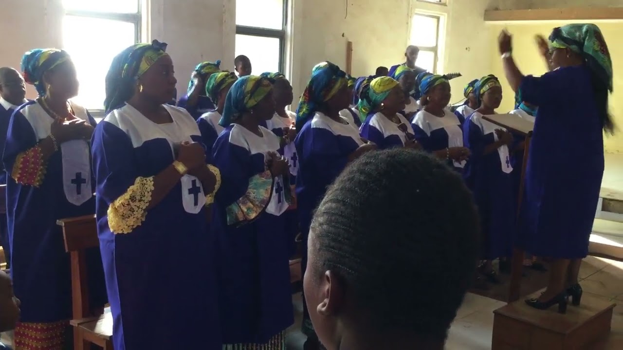 Bwana utu hurumie ( Edo kaoma) Par La Chorale Marie Consolatrice - St Augustin de Karavia