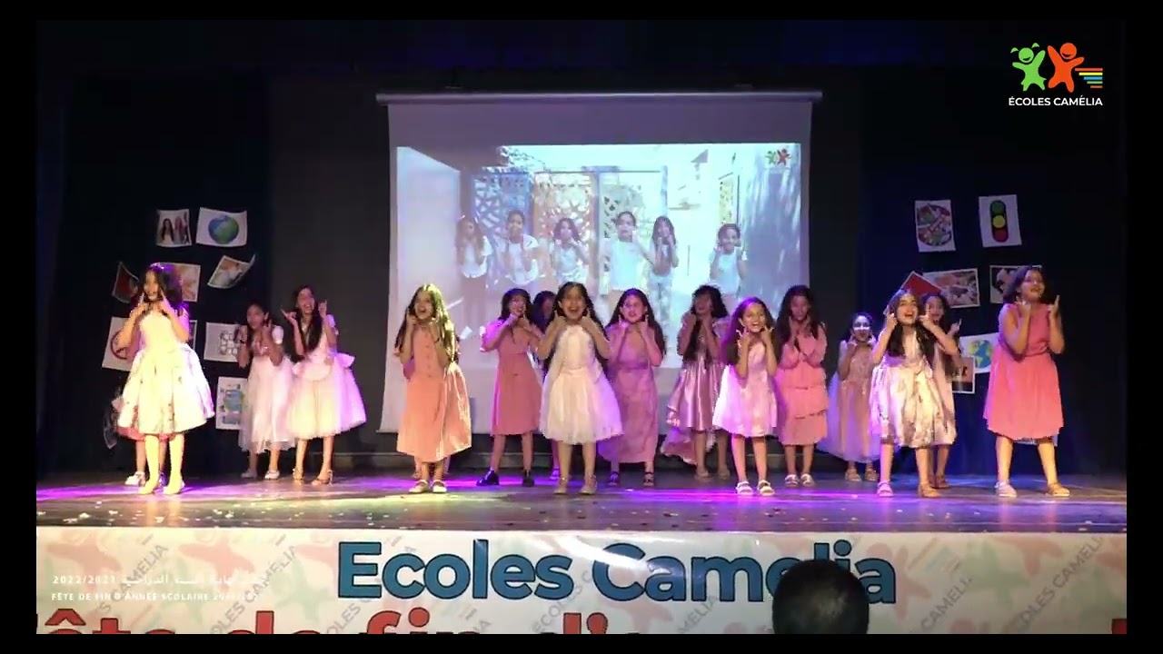 رقصة " كن أنت تزدد جمالا " من تقديم تلاميذ المستوى الرابع مع تاطير الأستاذة خديجة.