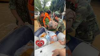 Công an giúp dân trong vùng lũ [3] #tintuc #youtubeshorts #trendingshorts #cand #congannhandan
