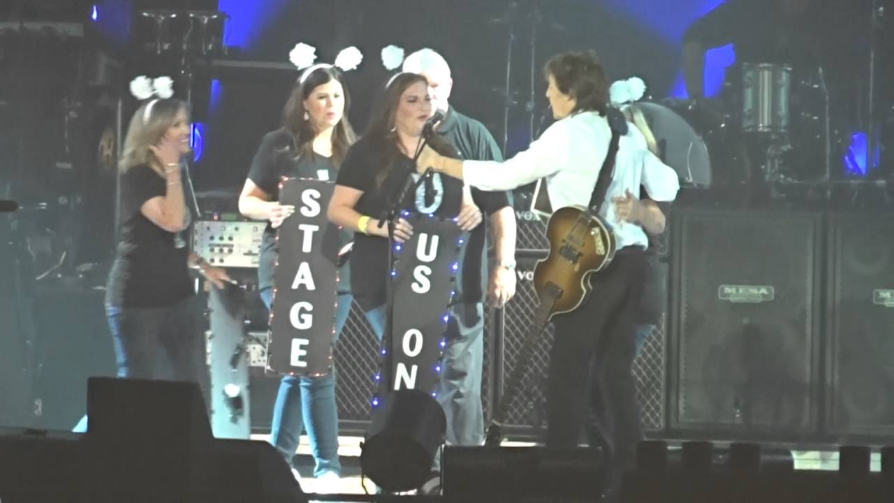 Paul McCartney Brings People Onstage - Little Rock, AR 4/30/16