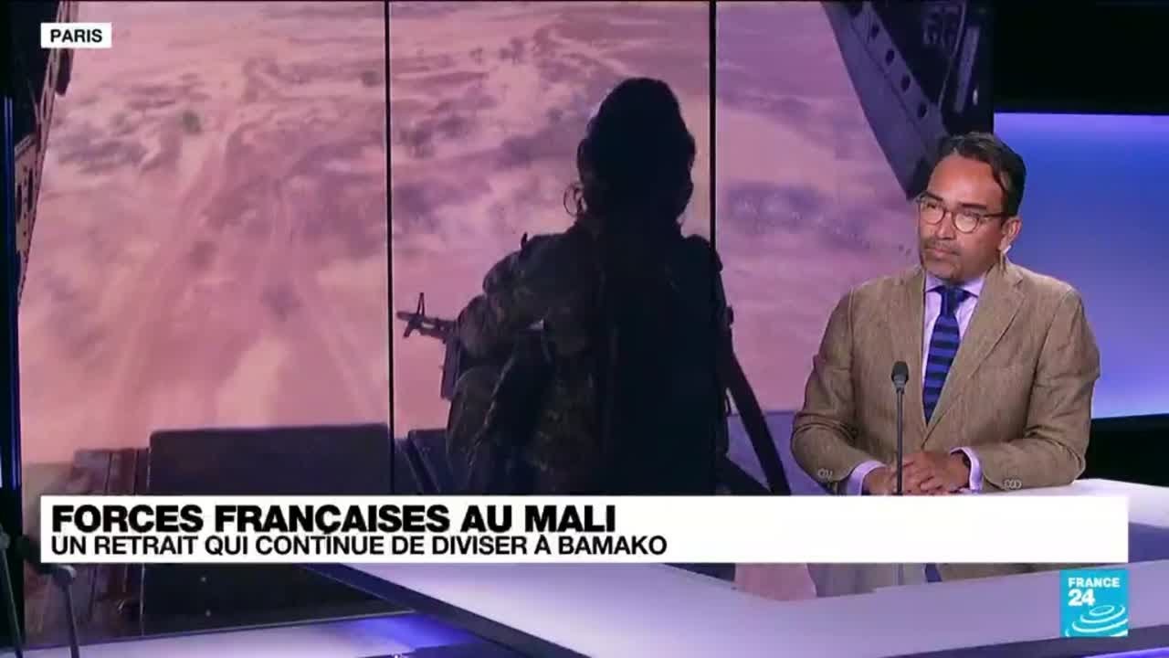 Forces françaises au Mali : le retrait de l'armée continue de diviser à Bamako • FRANCE 24