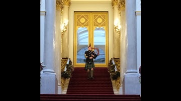 As we say goodbye to 2022, The King’s Piper plays ‘Auld Lang Syne’ at Buckingham Palace.