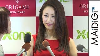 酒井法子、高知容疑者の質問に無言＆強制終了　復帰後初のイメージキャラクター就任　化粧品「ORIGAMI」商品発表会1