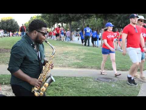 we-are-the-champions-street-saxophone