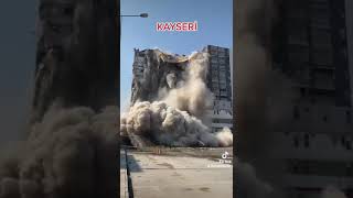 Depremde Hasar Gören Kayseri̇deki̇ Bi̇na Yikimi