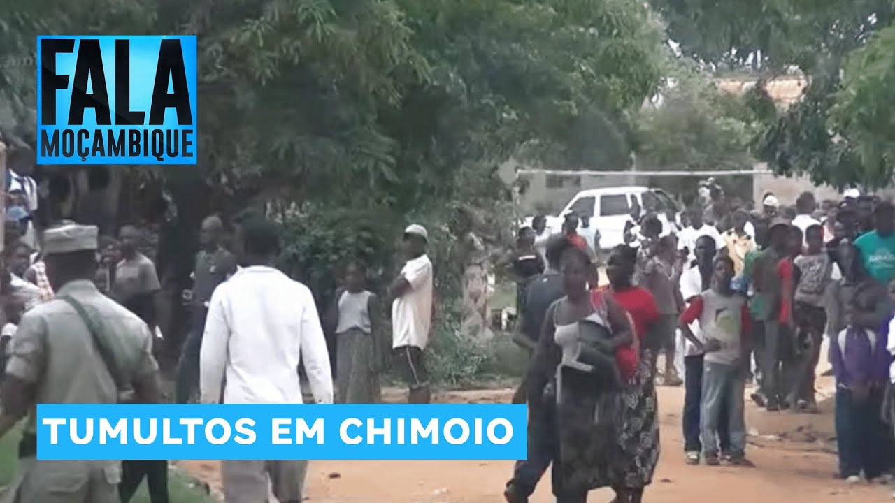 Группа водителей мототакси подожгла дом, где проживал бывший сотрудник полиции Мозамбика (PRM), о...