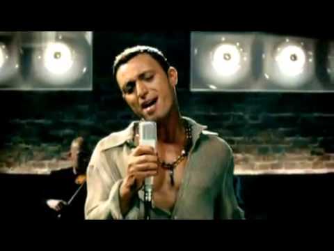 Mustafa Sandal Featuring Gülcan Performing Moonlight Official Video