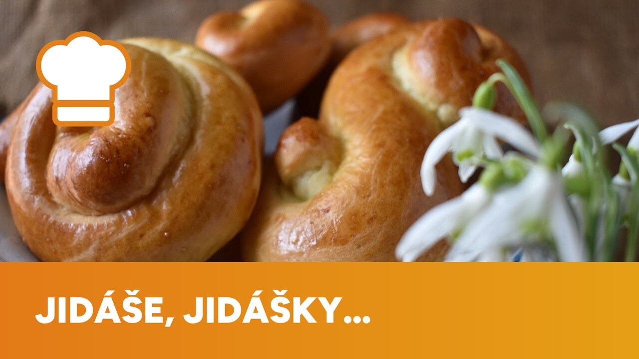 Jidáše, jidášky: tradiční velikonoční pečivo potřené medem zvládne upéct každý