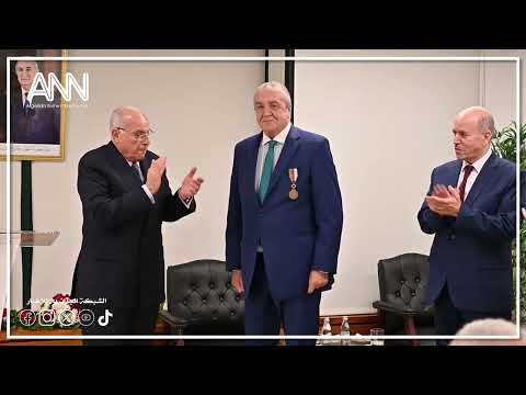 بأمر من رئيس الجمهورية السفير بن جامع يتوشح وسام عشير الاستحقاق الوطني في نيويورك