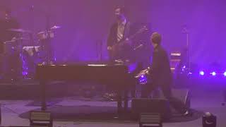 Tom Odell - Hold me Live part 2 live in Rotterdam