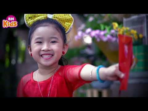 Kỹ năng “Hướng dẫn trẻ cắm hoa”